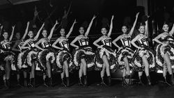 Trupa Cabaret | Trupa de Dans Cabaret - Dansatoare Cabaret | Dansatori - Trupa Dans Bucuresti Pitest