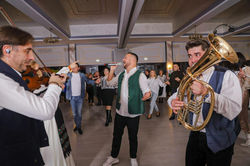 Formatie Muzica Nunta | Muzica Populara Lautareasca si de Petrecere Evenimente Artisti Solisti Trupe