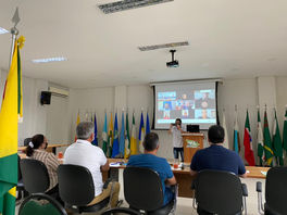Senador Petecão participa de reunião com ministro para discutir sobre os imigrantes em Assis Brasil