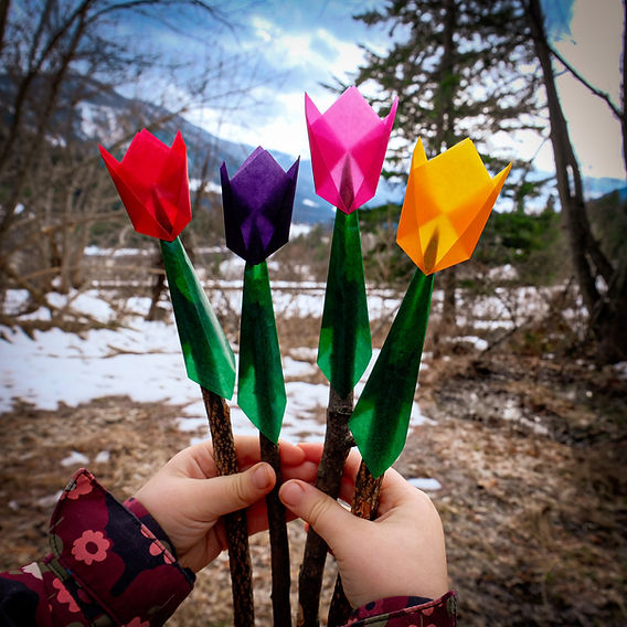 Kite paper Tulip Puppet +PDF printable cards or mini-book