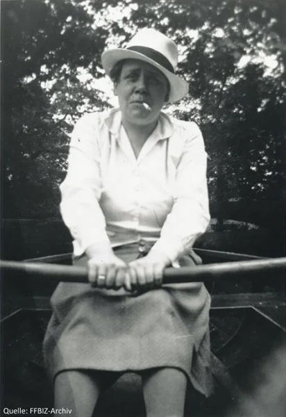 Hilde Radusch rowing, 1939