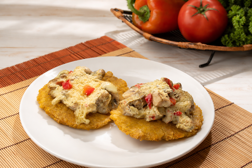 Tostones con pollo.png