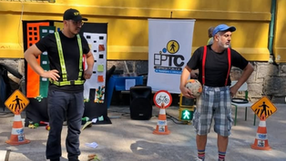 Agentes de educação da EPTC realizam atividade de educação no trânsito alusiva ao Natal em escola parceira