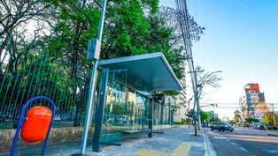 Porto Alegre já dispõe de 75 abrigos de ônibus novos instalados