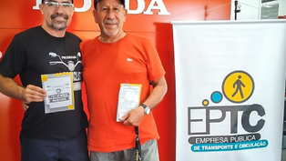 A EPTC realizou atividade educativa do Programa Motociclista Seguro na revenda de motos Estação H