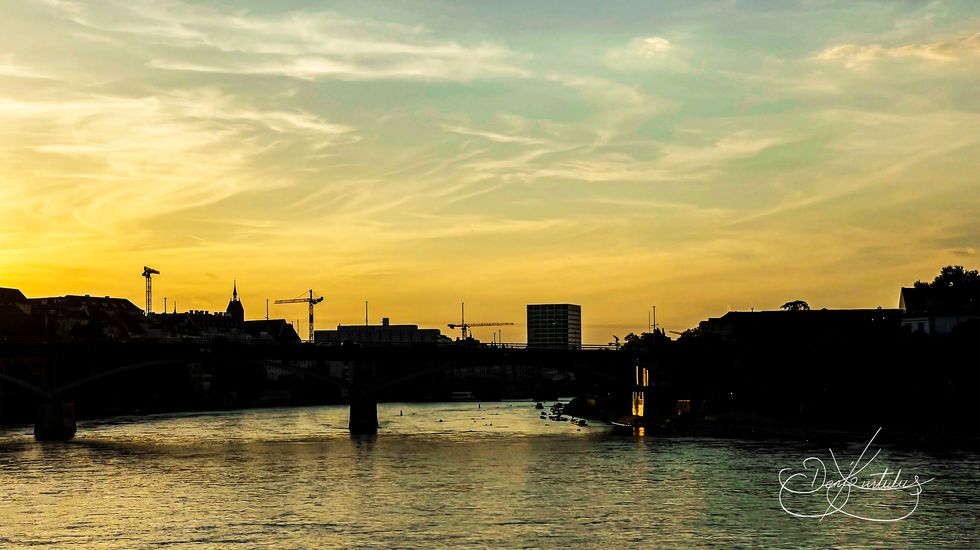 Sonnenuntergang in Basel an einem Sommerabend
