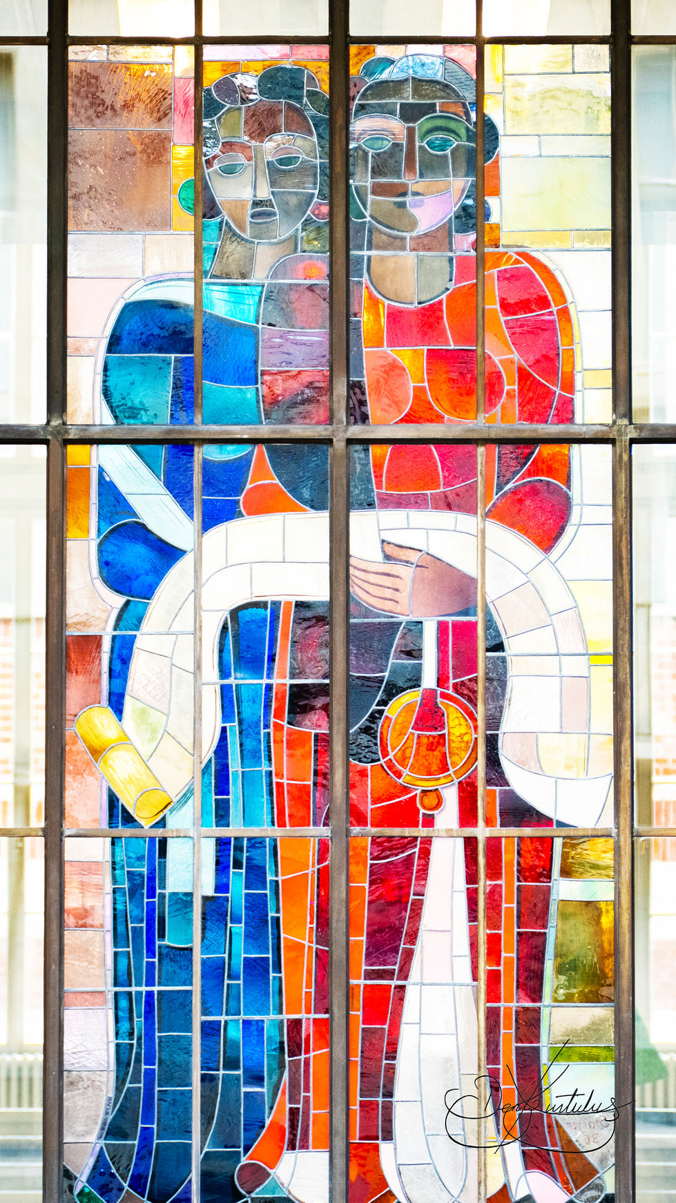 Universität und Museum von Otto Staiger (1936) - Glasmalerei-Fenster beim Museumseingang des Basler Kunstmuseums