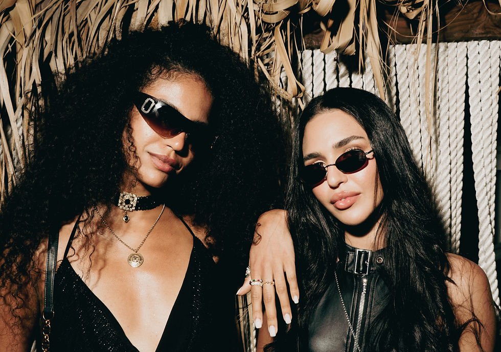 Elles & U (1)_edited.jpg