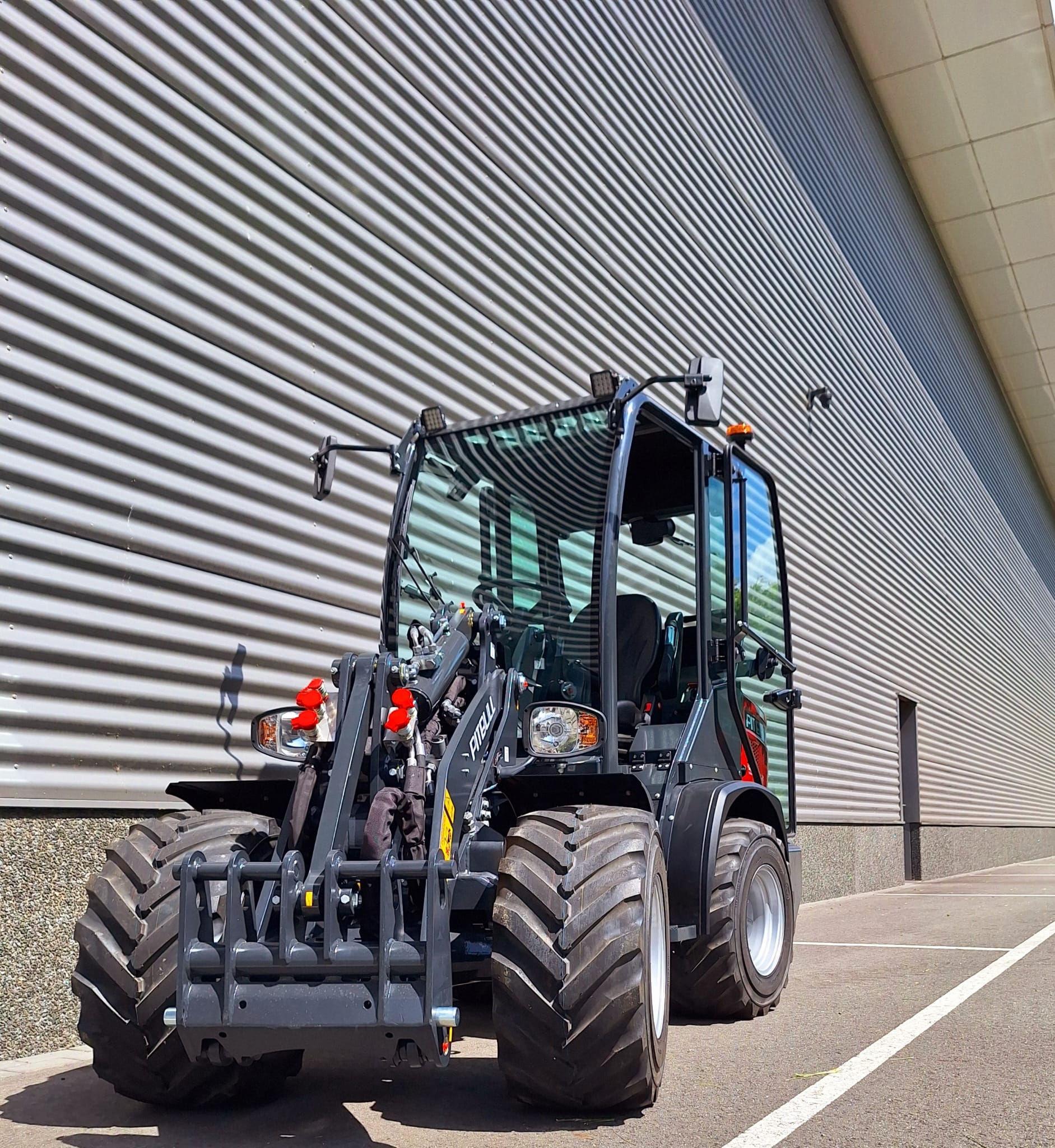 Vooraanzicht wiellader, shovel, Pitbull