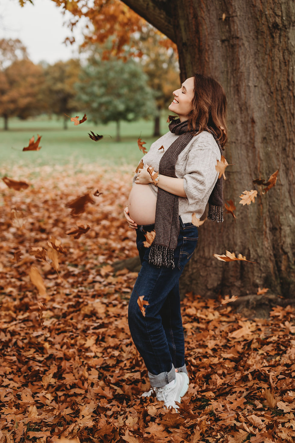 London Maternity Photoshoot in Autumn