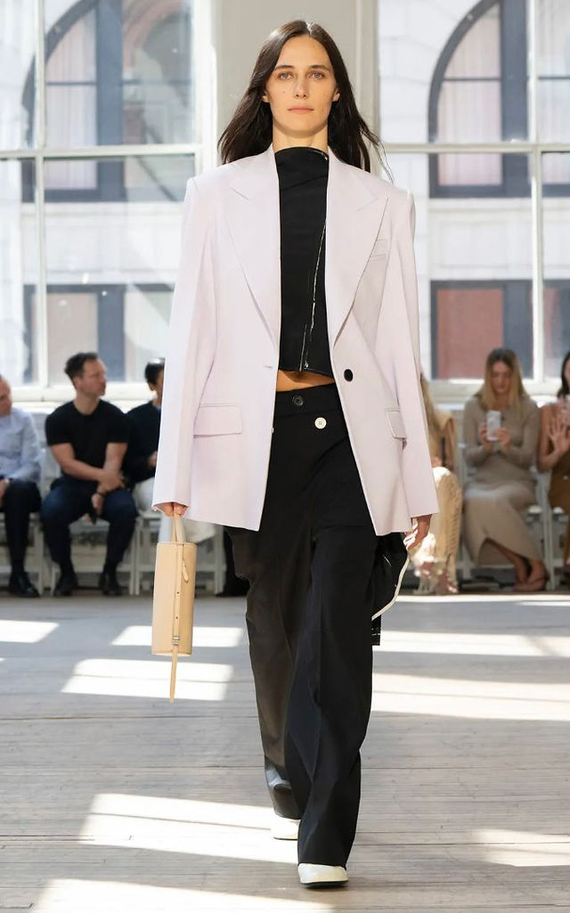 DESFILE PROENZA SCHOULER VERÃO 2025