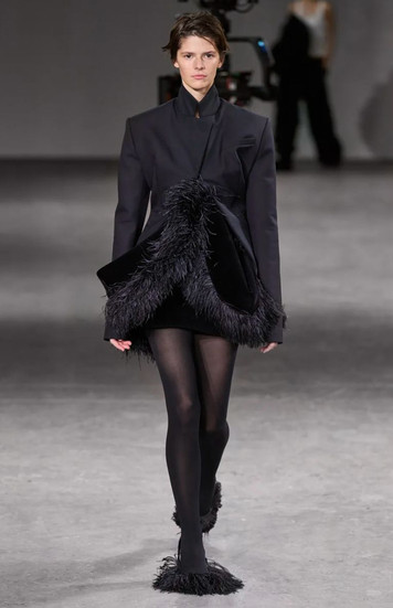 DESFILE DE DAVID KOMA EM LONDRES , INVERNO 2024 