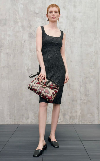 DESFILE BOTTEGA VENETA EM MILÃO RESORT 2025