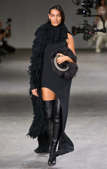 DESFILE DE DAVID KOMA EM LONDRES , INVERNO 2024 
