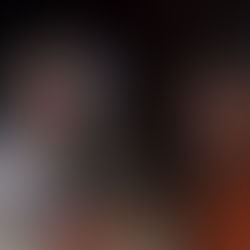 Michael J. Fox e Christopher Lloyd comparecem a um torneio de poker beneficente