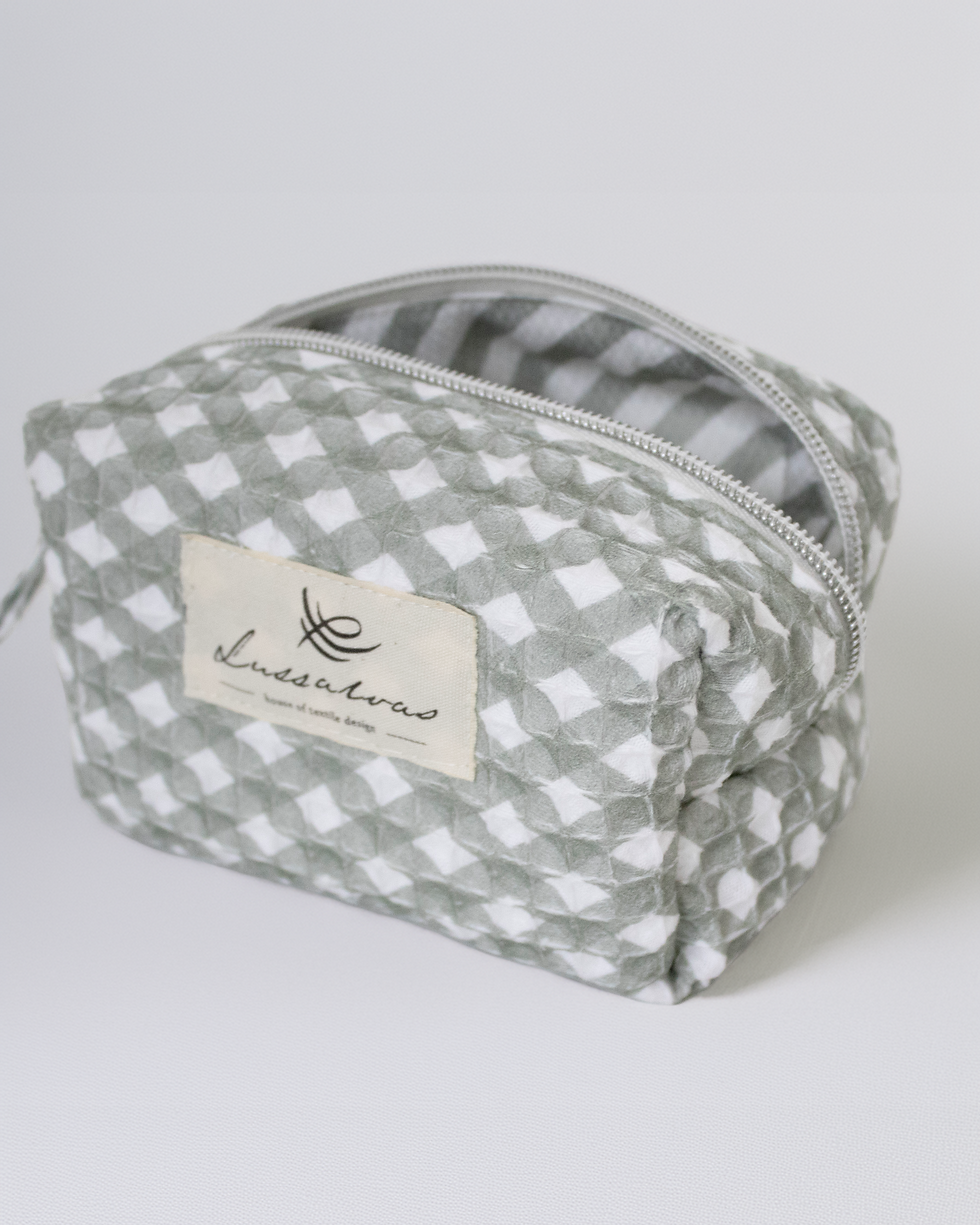 Pouch Lola Herbsgreen-Waffelpique pure cotton-exklusives Stoffmuster- Vichy Karos