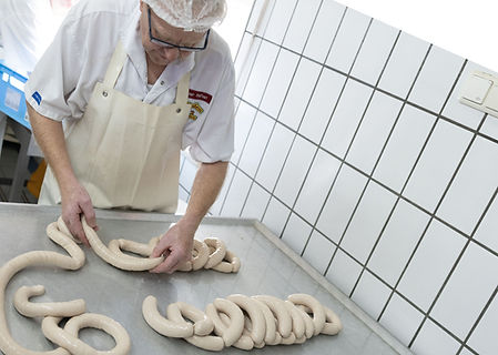 Fleisch- und Wurstwaren. aus eigener Herstellung