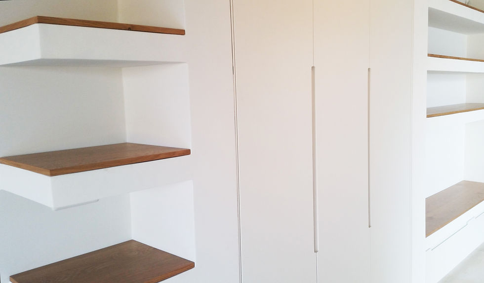 לבן ועץ אלון