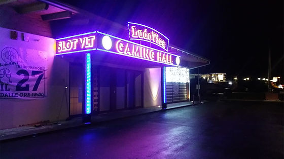 1 foto gaming hall.jpg