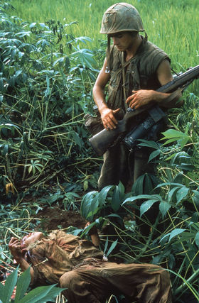 ZOOM　larry burrows Larry Burrows Photography Wall Art: Prints, Paintings