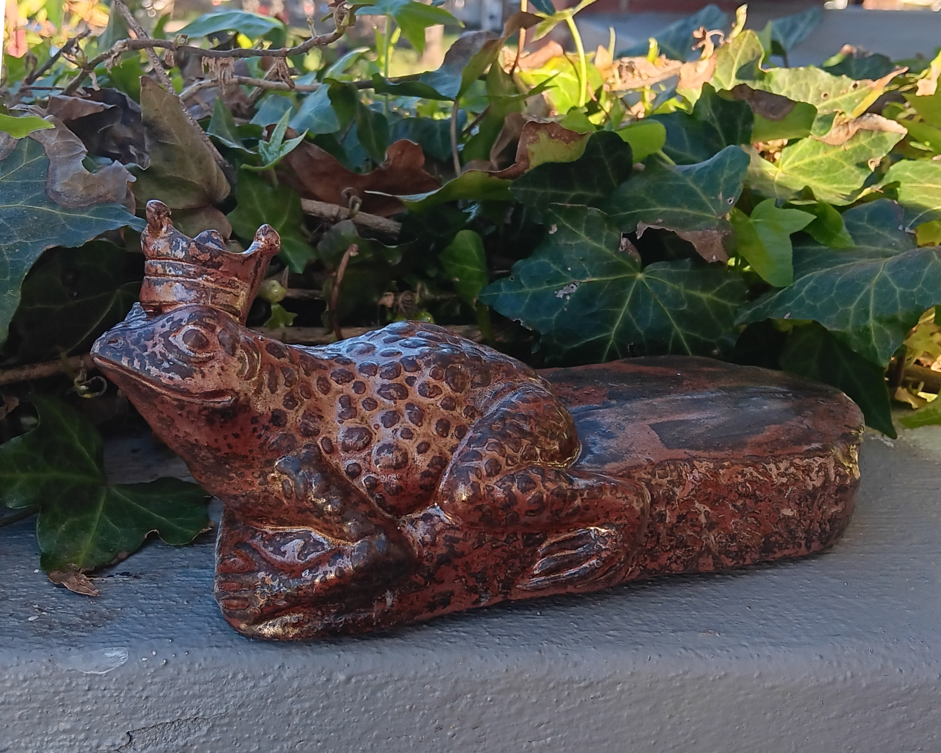 Frog Prince Plant Stand