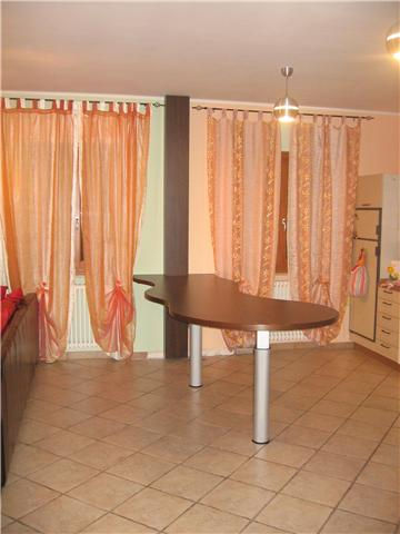 Miniatura: Tavoli e scrivanie