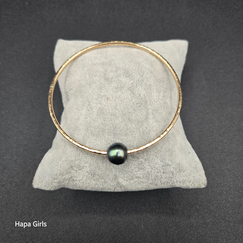 Thumbnail: Adult Tahitian Gold Filled Wire Bangle (Plain, Size 7-9.5)