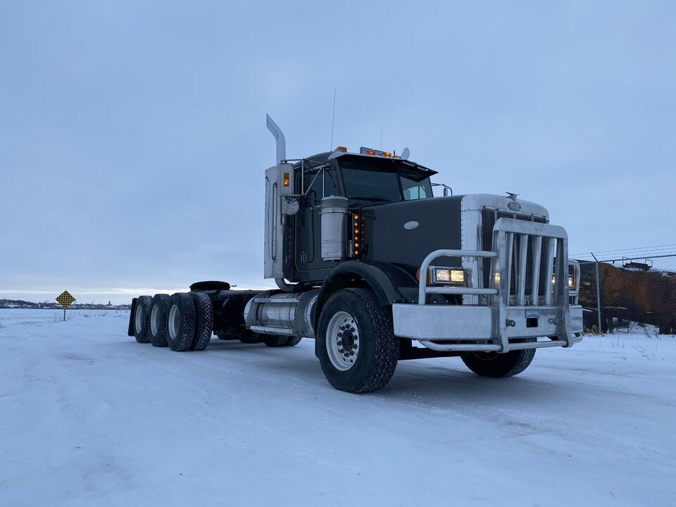 2000 Peterbilt 378 Tri Drive