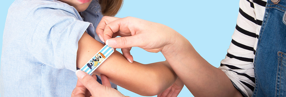 BLUEY_PLACING-BANDAGE_060123.jpg