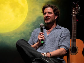 MANUEL CARRASCO PRESENTA UN ADELANTO ÍNTIMO DE SU NUEVO ÁLBUM PUEBLO SALVAJE EN MÉXICO