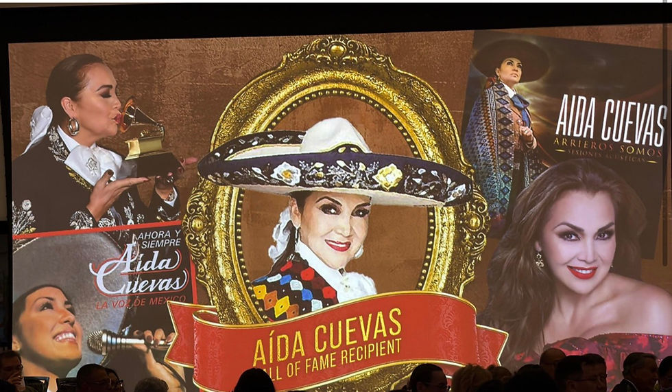 Aida Cuevas es exaltada al Salón de la Fama del Mariachi en Texas