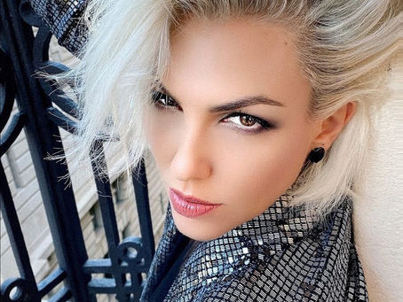 Karen Souza presenta "Sway"