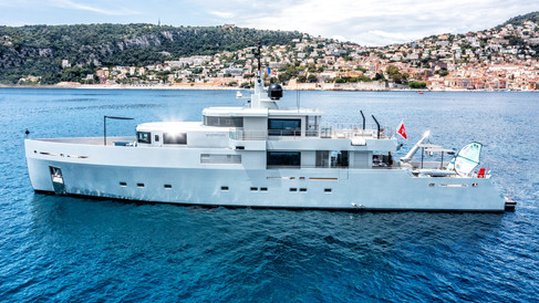 Luxury yacht for charter Tanzu built