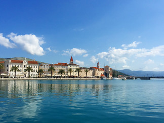 Split harbor on a sunny day