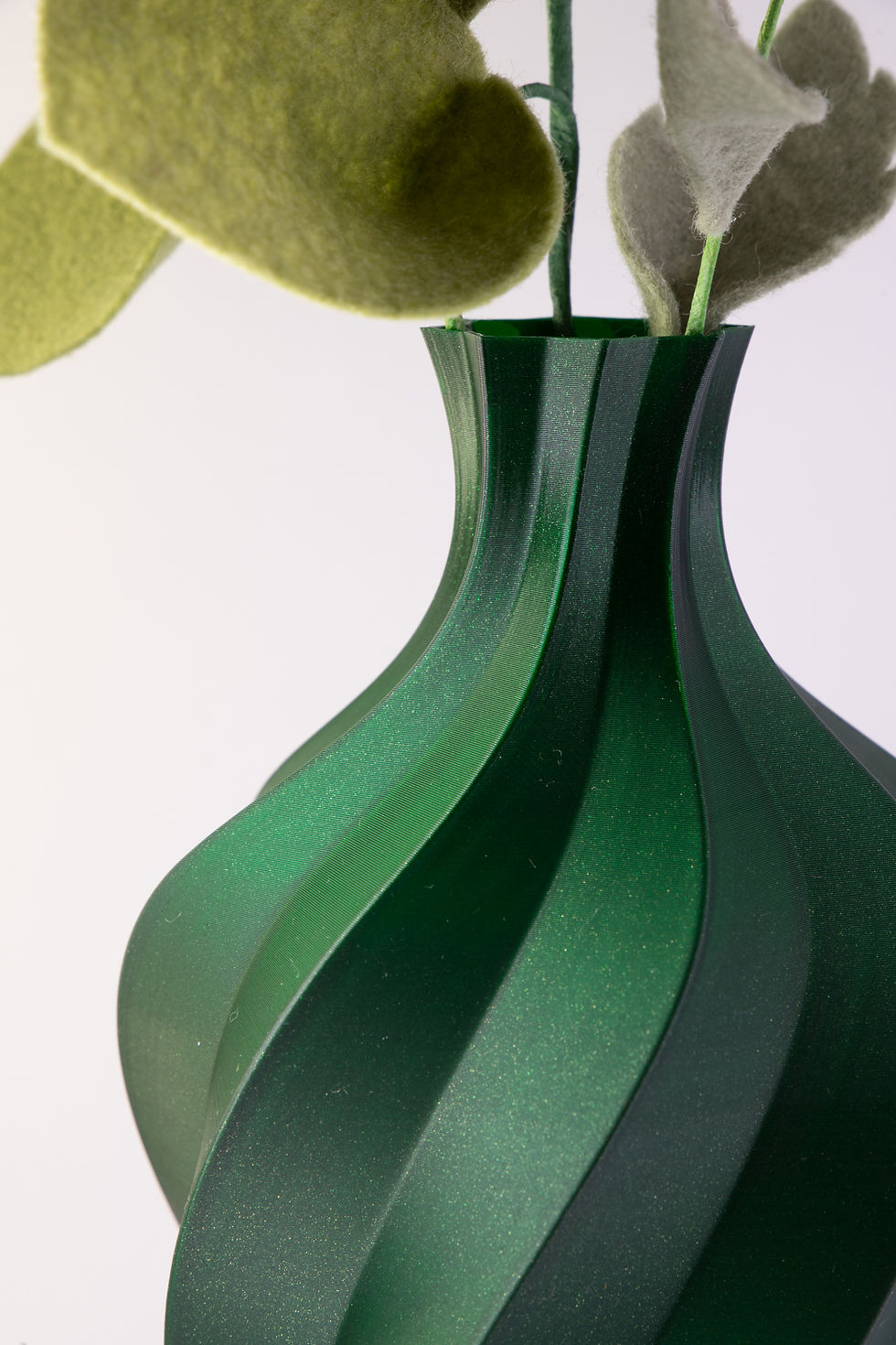 Thumbnail: Moederdag actie - Design vaas inclusief vilt bloemen (viltblomkes) - handgemaakt en uniek ontwerp - 3D geprinte design vaas Nova - Limited Edition - 3D print ontwerp studio in Cuijk Layer me up