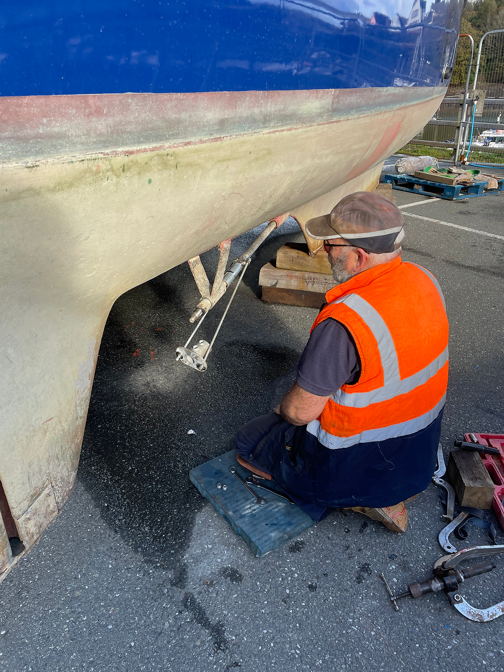 Pinafore Lift out for Cutlass Bearings Replacement