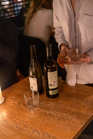 Horeca fotograaf legt sfeer en beleving vast in restaurant met focus op uitstraling en gastvrijheid
Professionele foodfotografie en interieurfotografie voor restaurant die gasten aanspreekt en aantrekt
Foodfotografie van gerecht in restaurant setting, perfect voor marketing en menukaart
Restaurantfotografie met focus op sfeer, kwaliteit en gastbeleving voor sterke visuele branding
Horeca fotografie van restaurantinterieur en gerechten, gericht op beleving en uitstraling
Professionele fotografie voor horeca en restaurants die zorgt voor meer zichtbaarheid en beleving