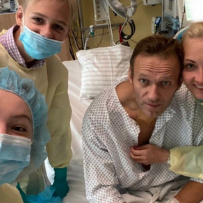 En su primer mensaje, Alexéi Navalni se alegra de poder respirar por sí mismo