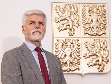 Pavel porušil ústavu ve stylu Zemana a Masaryka: potřebujeme nový systém?