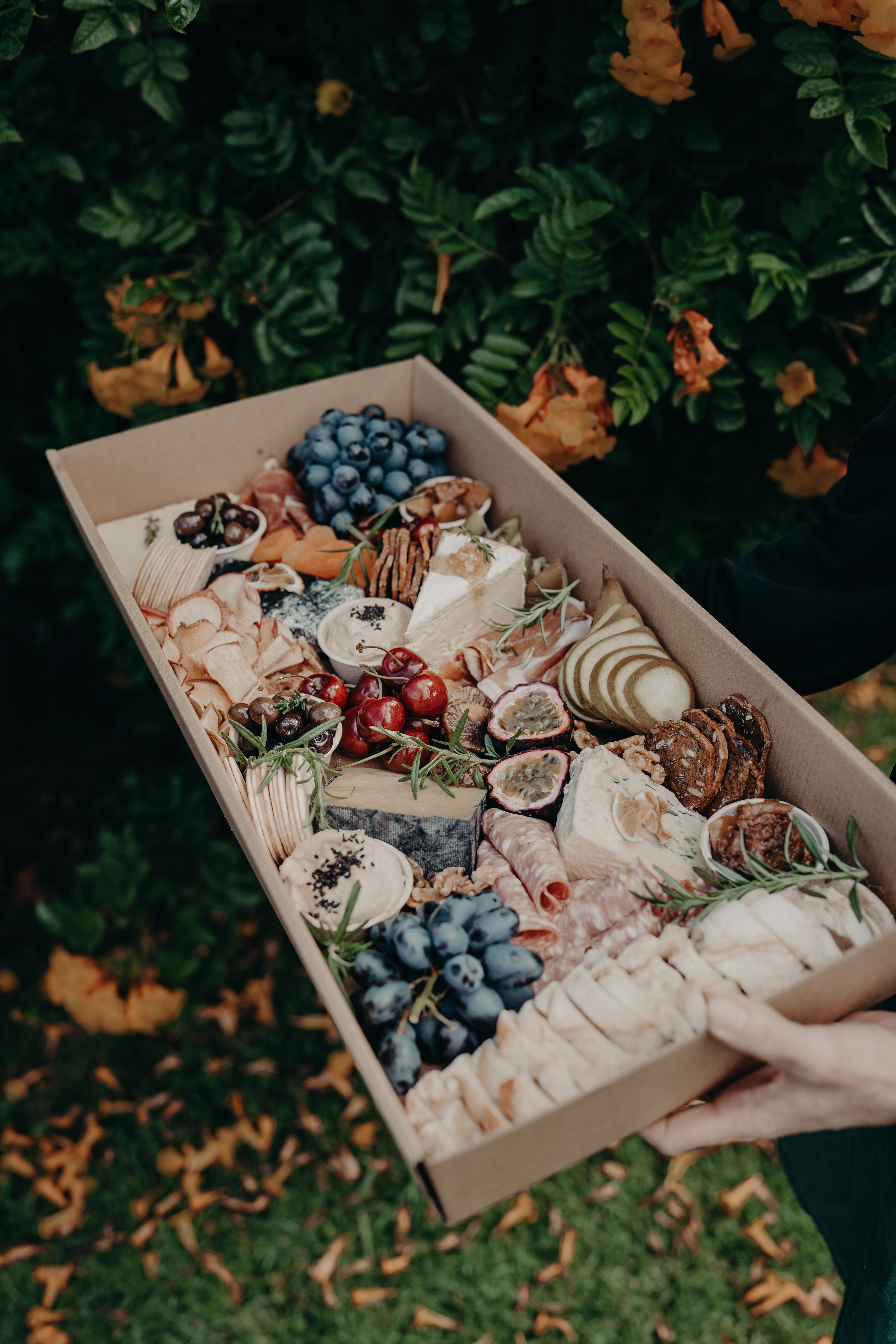 8-10 Person Graze Box