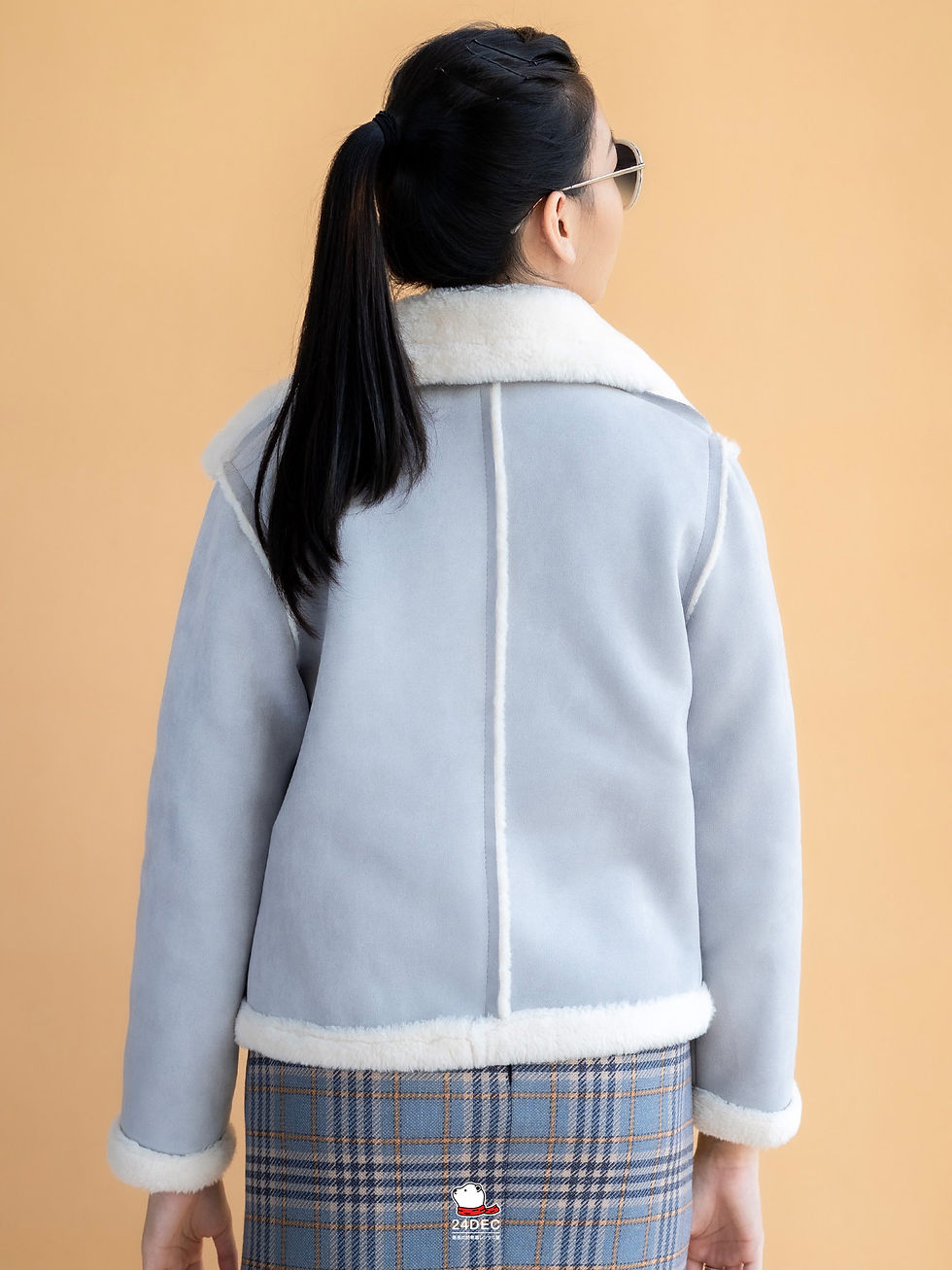 ภาพขนาดย่อ: เช่าเสื้อแจ็คเก็ต หญิง รุ่น ADORE