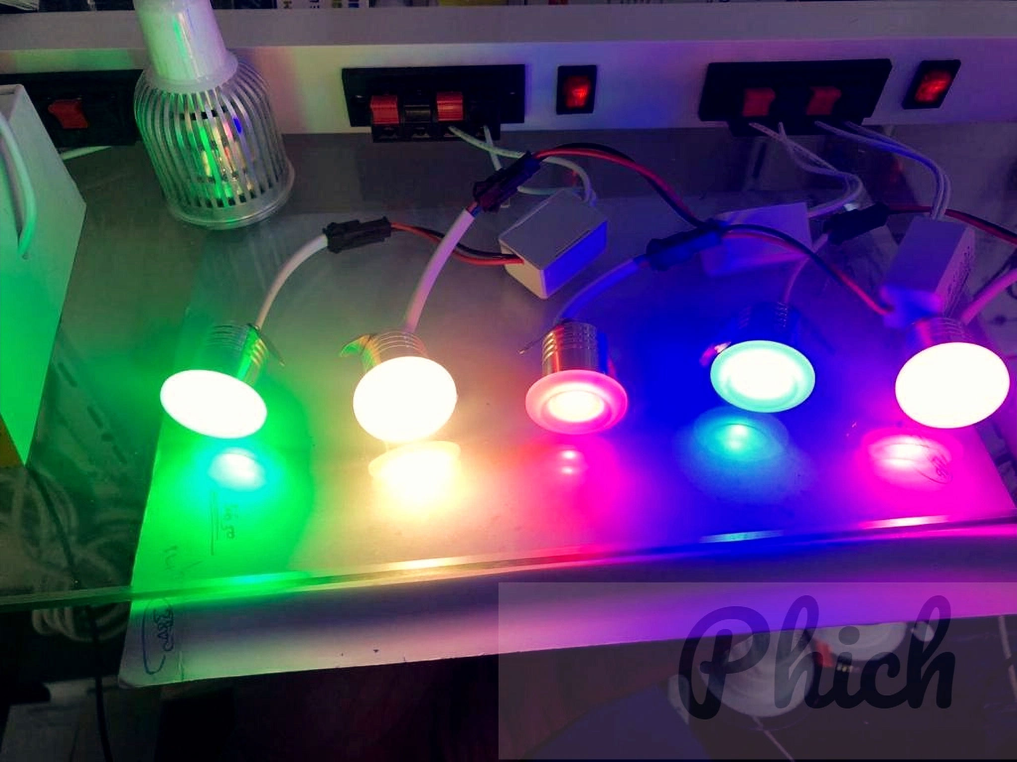 1w spotlight