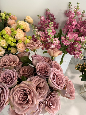 Flower Bar Flowers-Roses, lisianthus, stock