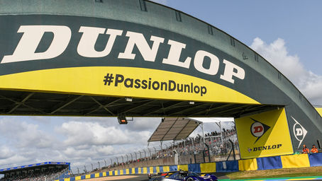 Une page d’histoire des 24 Heures du Mans se tourne avec la passerelle Dunlop.
