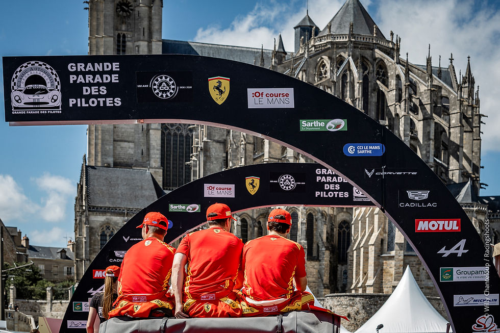 24 Heures du Mans 2026. Une marée humaine pour la 30éme Parade des Pilotes dans les rues du Mans.