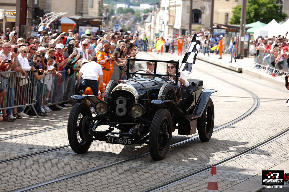 24 heures du Mans 2025. Les bolides envahissent le cœur de la ville.