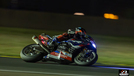 24 Heures Motos 2026. H+12 : BMW et Yamaha au coude à coude.