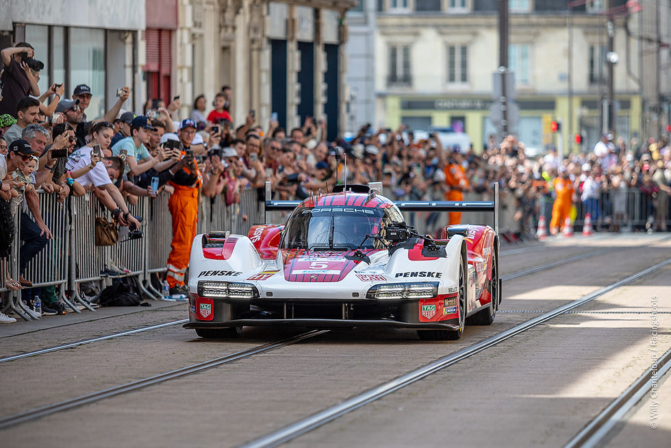 24 heures du Mans 2025. Les bolides envahissent le cœur de la ville.