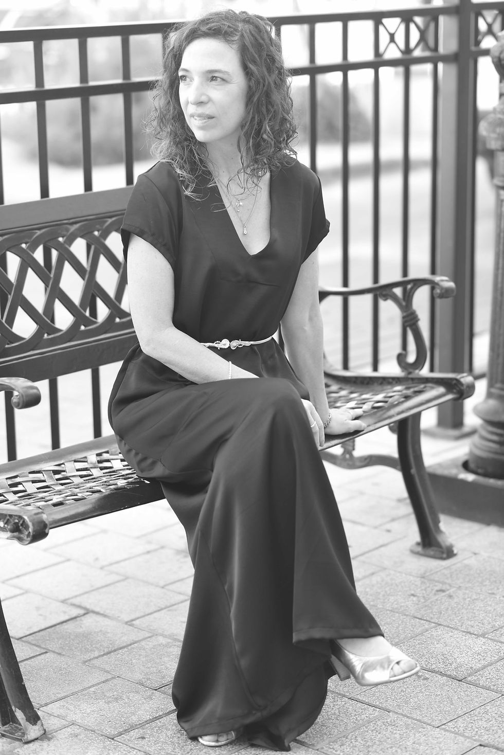 תמונה ממוזערת: שמלת אליס סאטן שחור