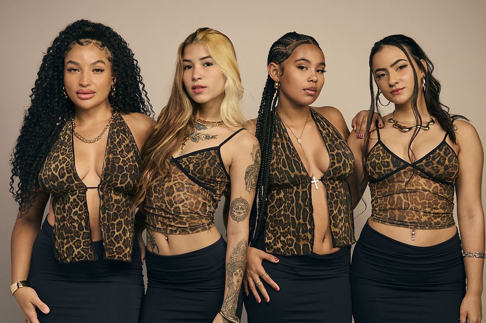 : lookbook profissional, ensaio de moda para marcas, fotos de coleção TAIA ESTUDIO